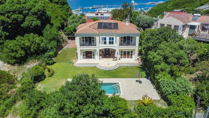 To Let 4 Bedroom Property for Rent in Hout Bay Western Cape